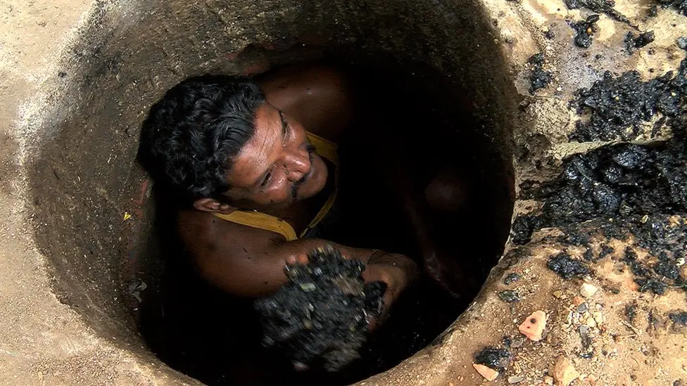 Death or right to life in a sewer septic tank